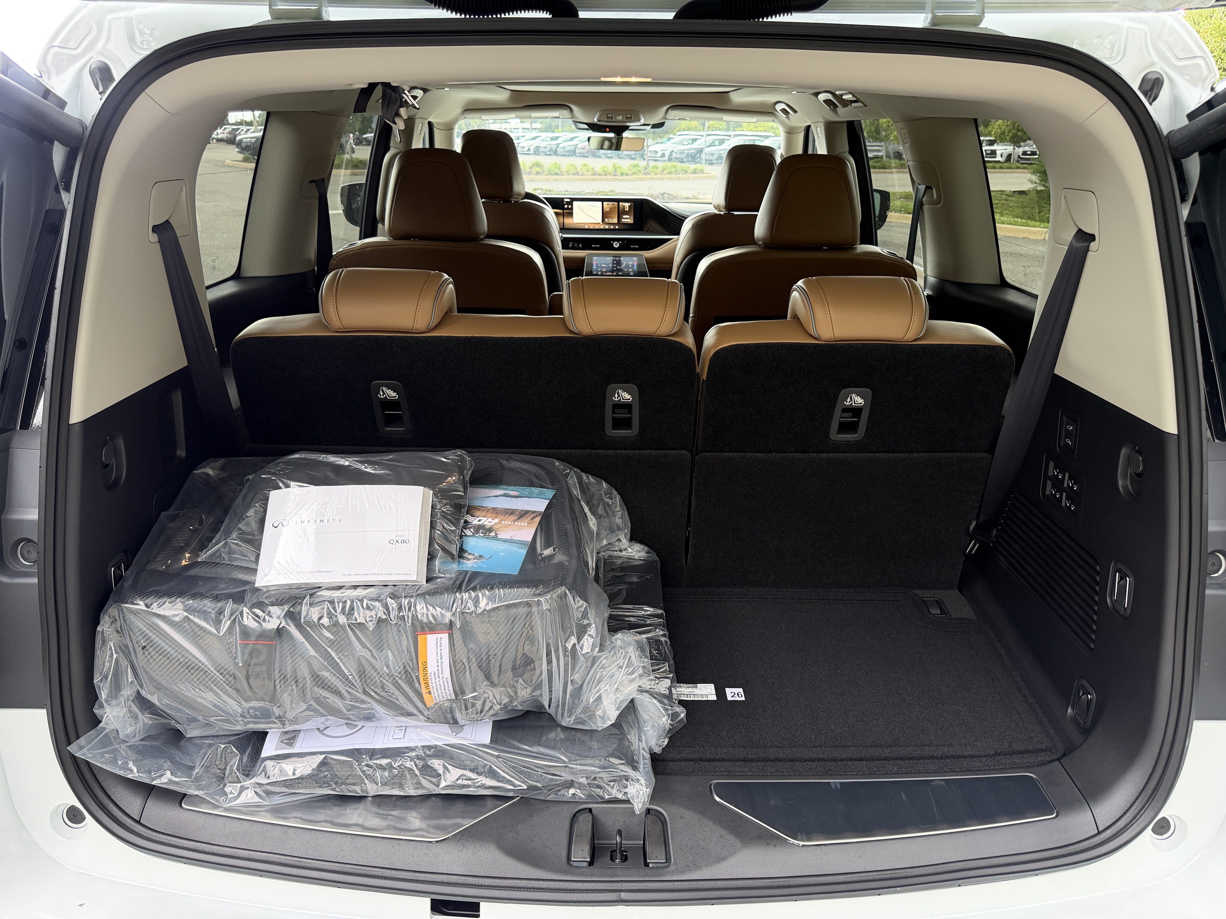 New 2027 INFINITI QX80 Luxe w/ Cargo Package RWD image 11