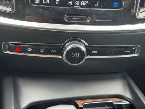 Used 2024 Volvo S60 B5 Plus image 32