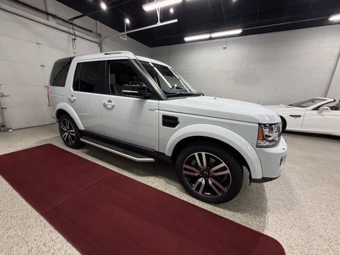 Used 2016 Land Rover LR4 HSE LUX AWD/4WD image 9