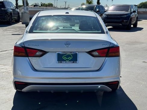 Used 2021 Nissan Altima 2.5 SV image 3