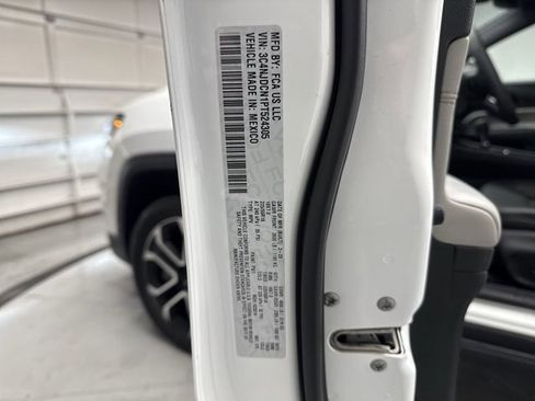 Used 2023 Jeep Compass Limited image 21