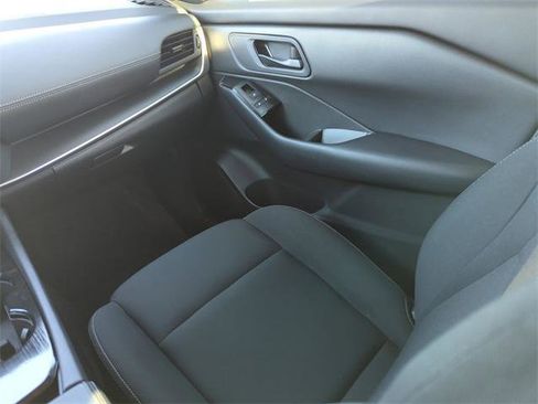 Certified 2025 Nissan Rogue S image 22