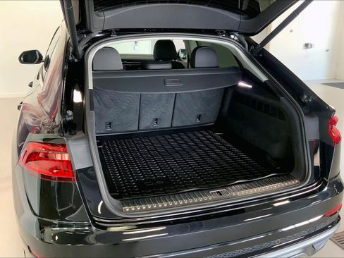 Used 2023 Audi Q8 Premium Plus image 17