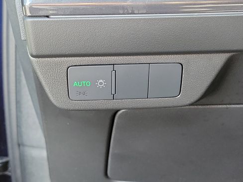 Used 2022 Audi Q4 e-tron Premium Plus image 23