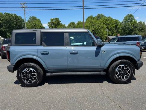 Used 2024 Ford Bronco Outer Banks AWD/4WD image 9