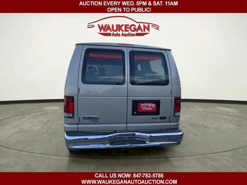 Used 2011 Ford E-350 and Econoline 350 XLT RWD image 6