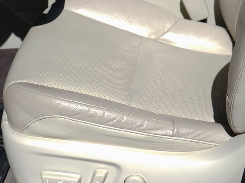 Used 2019 Lexus GX 460 Premium w/ Premium Package image 36