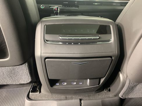 Used 2021 Cadillac Escalade ESV Sport Platinum AWD/4WD image 33
