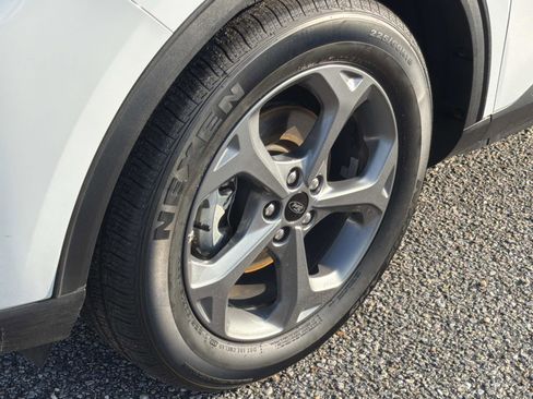 Certified 2025 Ford Escape ST-Line FWD image 9