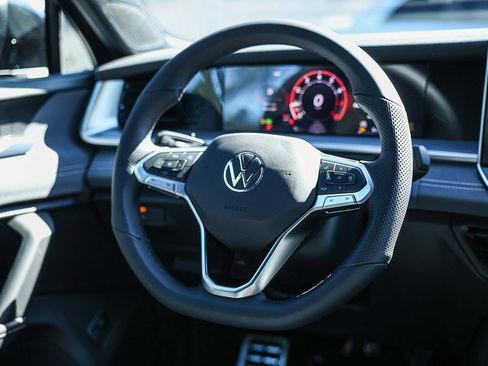 New 2026 Volkswagen Tiguan SE R-Line image 23