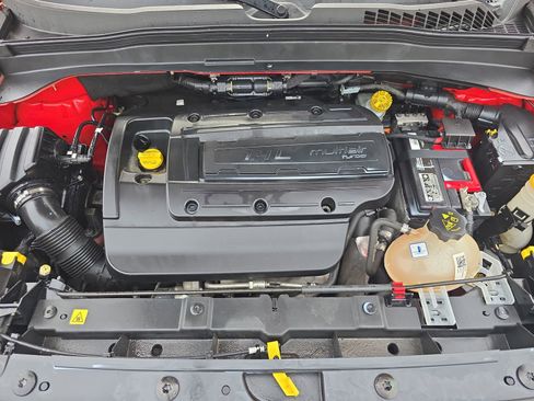Used 2015 Jeep Renegade Latitude w/ Cold Weather Group II FWD image 32