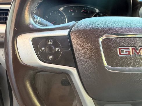 Used 2019 GMC Acadia SLT AWD/4WD image 11