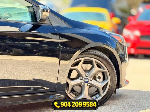 Used 2018 Ford Focus ST w/ Equipment Group 401A FWD image 10