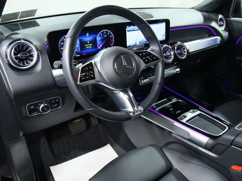 Certified 2025 Mercedes-Benz GLB 250 4MATIC image 5