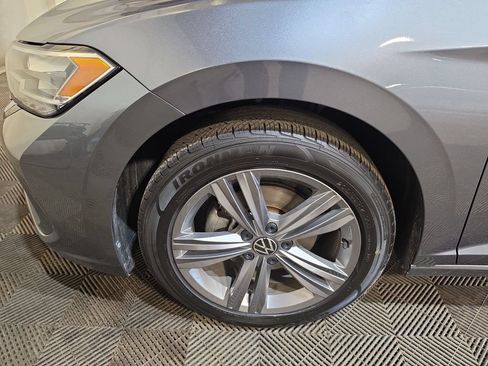 Used 2024 Volkswagen Jetta SE FWD image 19