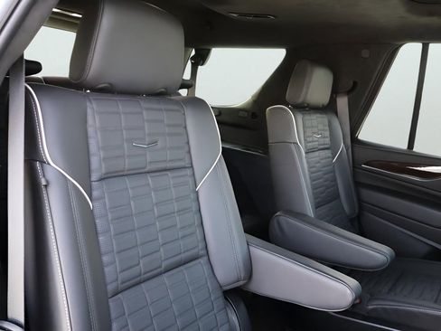 Used 2024 Cadillac Escalade Sport Platinum w/ Heavy-Duty Trailer Package image 14