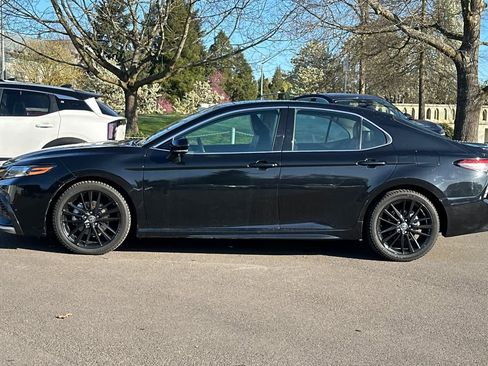 Used 2023 Toyota Camry XSE w/ Navigation Package image 5