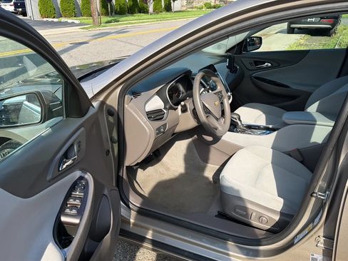 Used 2022 Chevrolet Malibu LS w/ Driver Confidence Package II FWD image 23