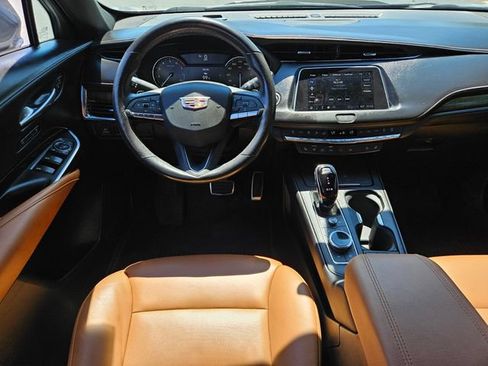 Used 2023 Cadillac XT4 Sport FWD image 12