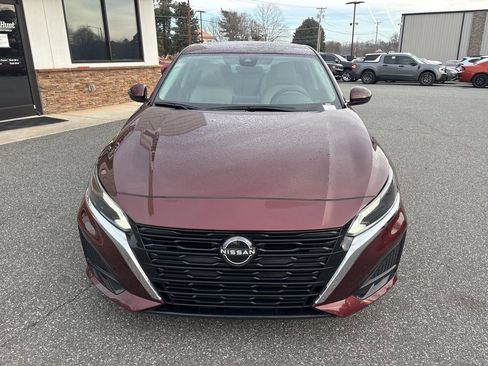 Used 2023 Nissan Altima 2.5 SV image 10