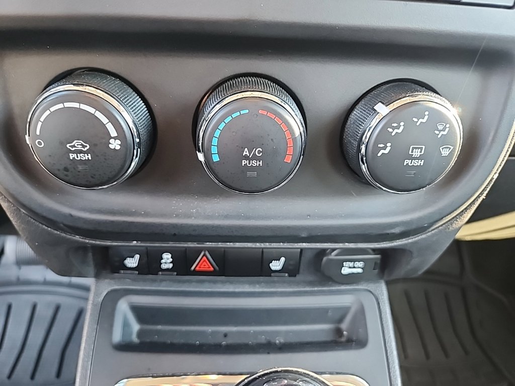Used 2016 Jeep Patriot High Altitude AWD/4WD image 18