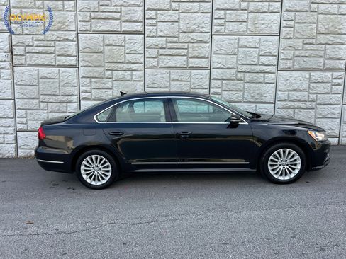 Used 2017 Volkswagen Passat 1.8T SE image 8