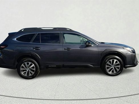 Used 2024 Subaru Outback Premium image 7