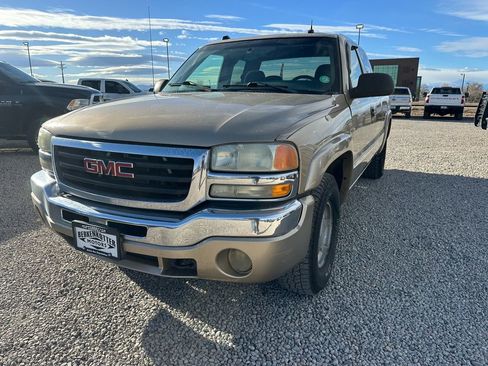 Used 2004 GMC Sierra 1500 SLE w/ Light Duty Power Package image 4