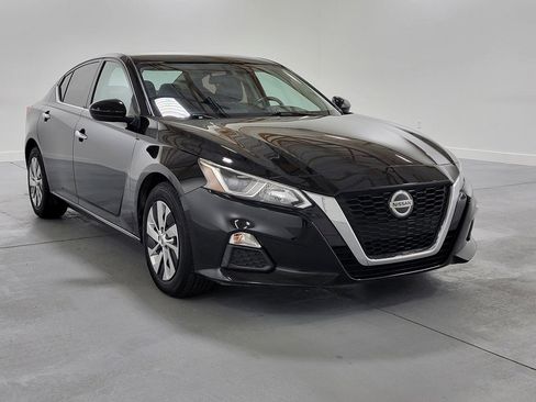 Used 2020 Nissan Altima 2.5 S image 2