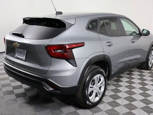 Used 2024 Chevrolet Trax LS w/ Driver Confidence Package image 8