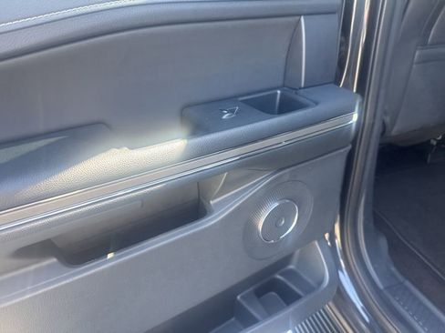 Used 2022 Ford Expedition XLT RWD image 12