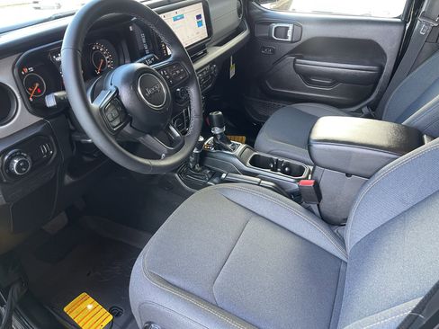 New 2026 Jeep Gladiator Sport AWD/4WD image 13