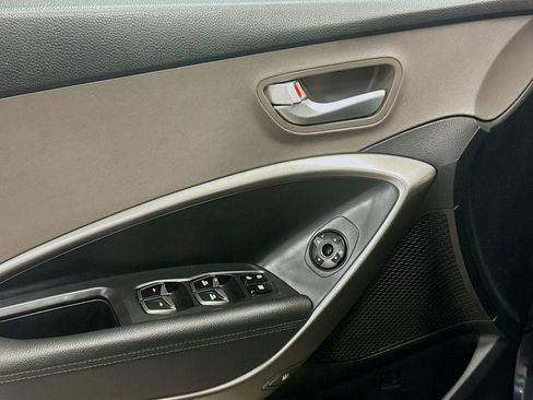 Used 2017 Hyundai Santa Fe SE image 20