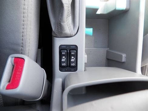 Used 2011 Subaru Forester 2.5X Premium w/ All-Weather Pkg image 19