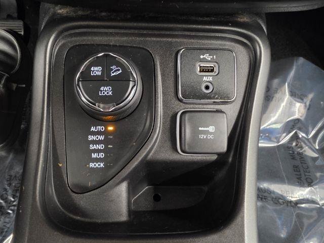 Used 2019 Jeep Compass Trailhawk w/ Cold Weather Group AWD/4WD image 20