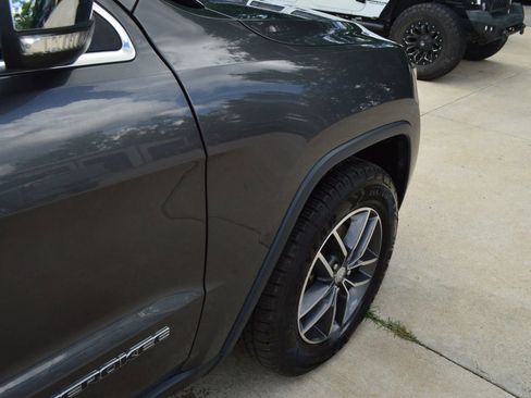 Used 2017 Jeep Grand Cherokee Limited w/ Luxury Group II AWD/4WD image 12