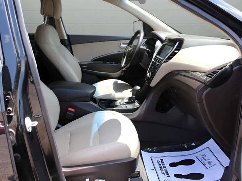 Used 2017 Hyundai Santa Fe Sport 2.0T AWD/4WD image 16