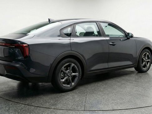 Used 2025 Kia K4 LXS image 9