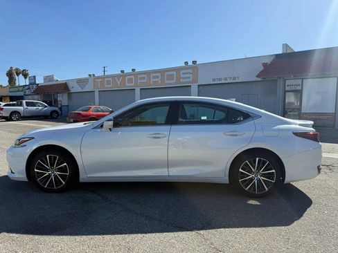 Used 2024 Lexus ES 300h w/ Premium Package FWD image 4