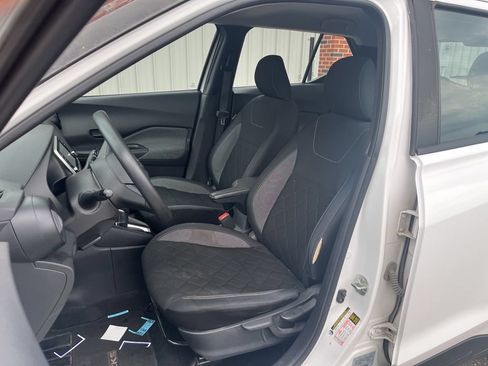 Used 2020 Nissan Kicks S FWD image 20