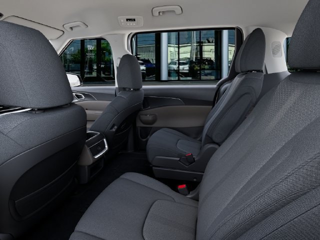 New 2027 Kia Carnival LX FWD image 18