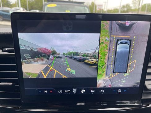 Used 2023 Ford Transit 350 XLT RWD image 19