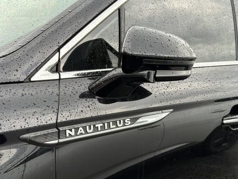 Used 2019 Lincoln Nautilus Reserve AWD/4WD image 5