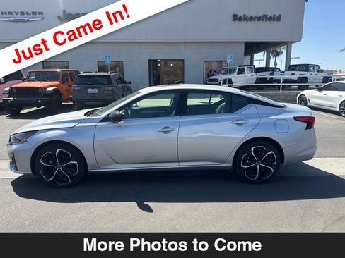 Used 2024 Nissan Altima 2.5 SR w/ SR Premium Package AWD/4WD image 2