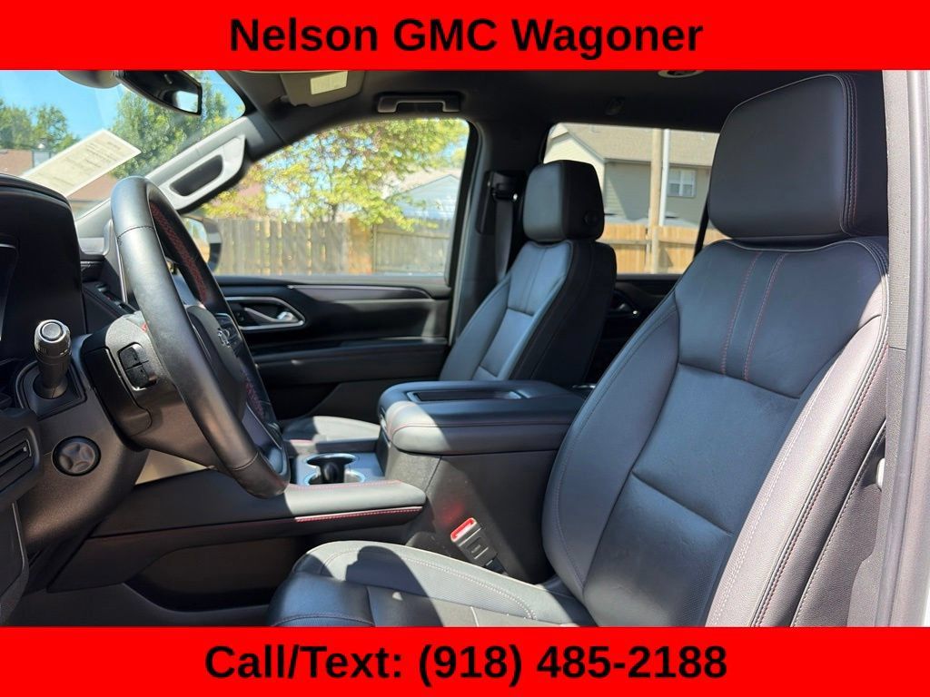Used 2023 Chevrolet Tahoe RST w/ Luxury Package AWD/4WD image 17