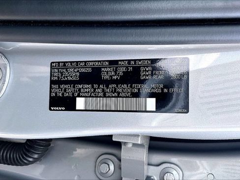 Used 2023 Volvo XC60 B5 Plus AWD/4WD image 6