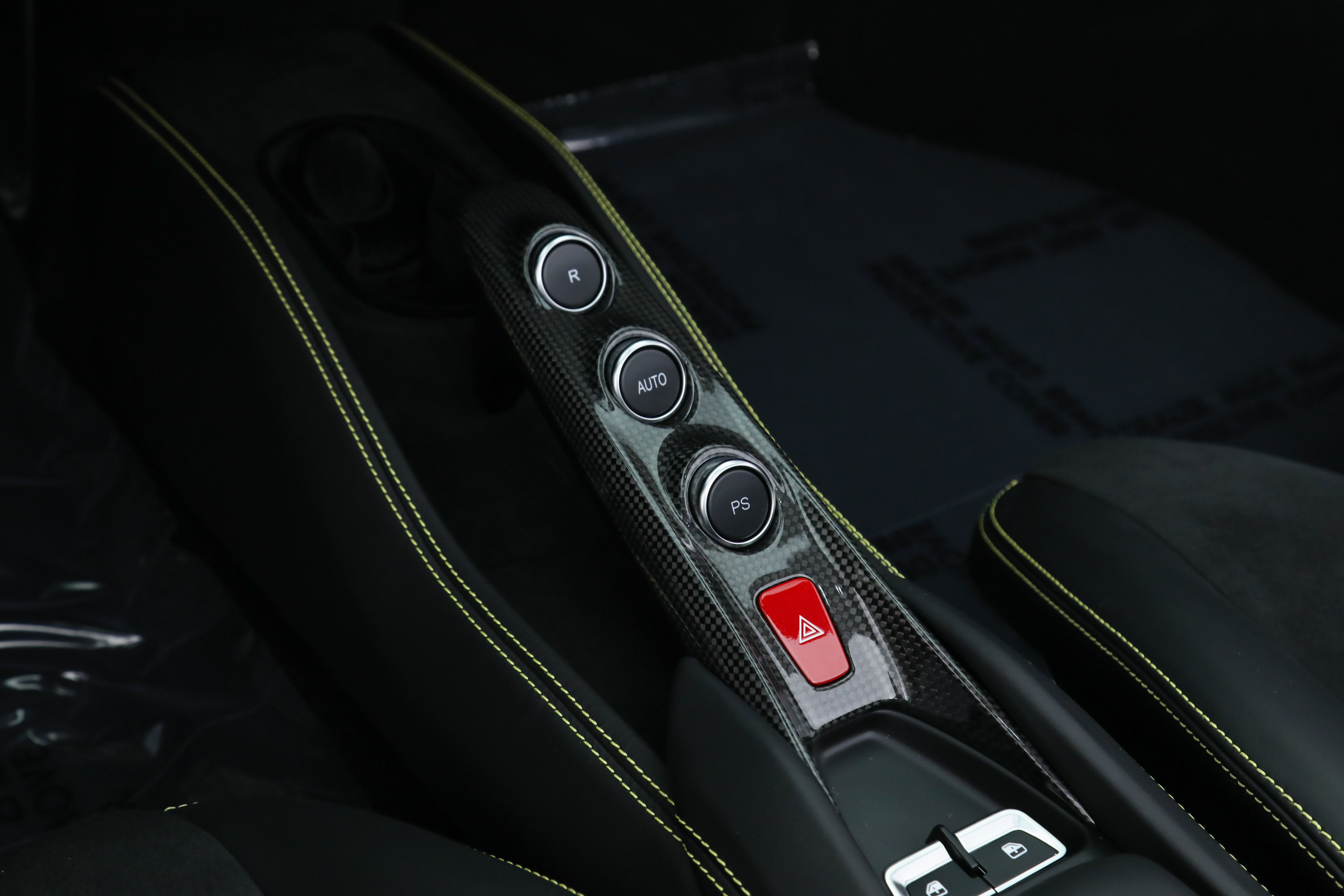 Certified 2022 Ferrari F8 Tributo RWD image 30