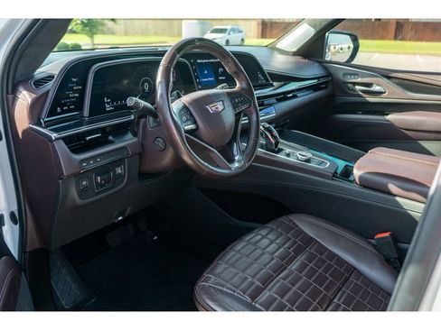 Used 2022 Cadillac Escalade ESV Sport Platinum RWD image 11