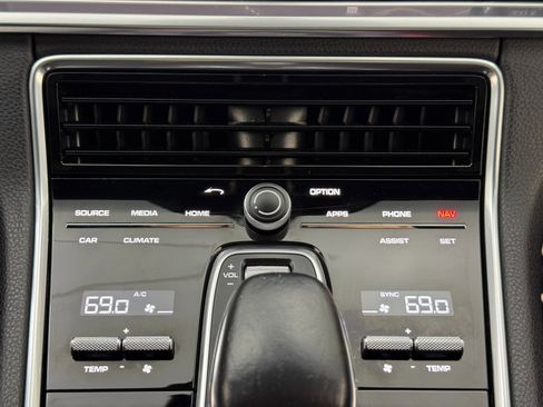 Used 2018 Porsche Panamera 4S w/ Premium Package Plus image 30