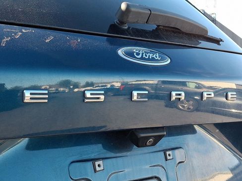 Used 2020 Ford Escape SE image 14